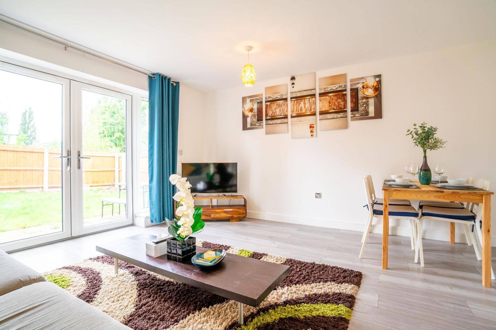 Mulberry Garden Villa Coventry Exteriör bild