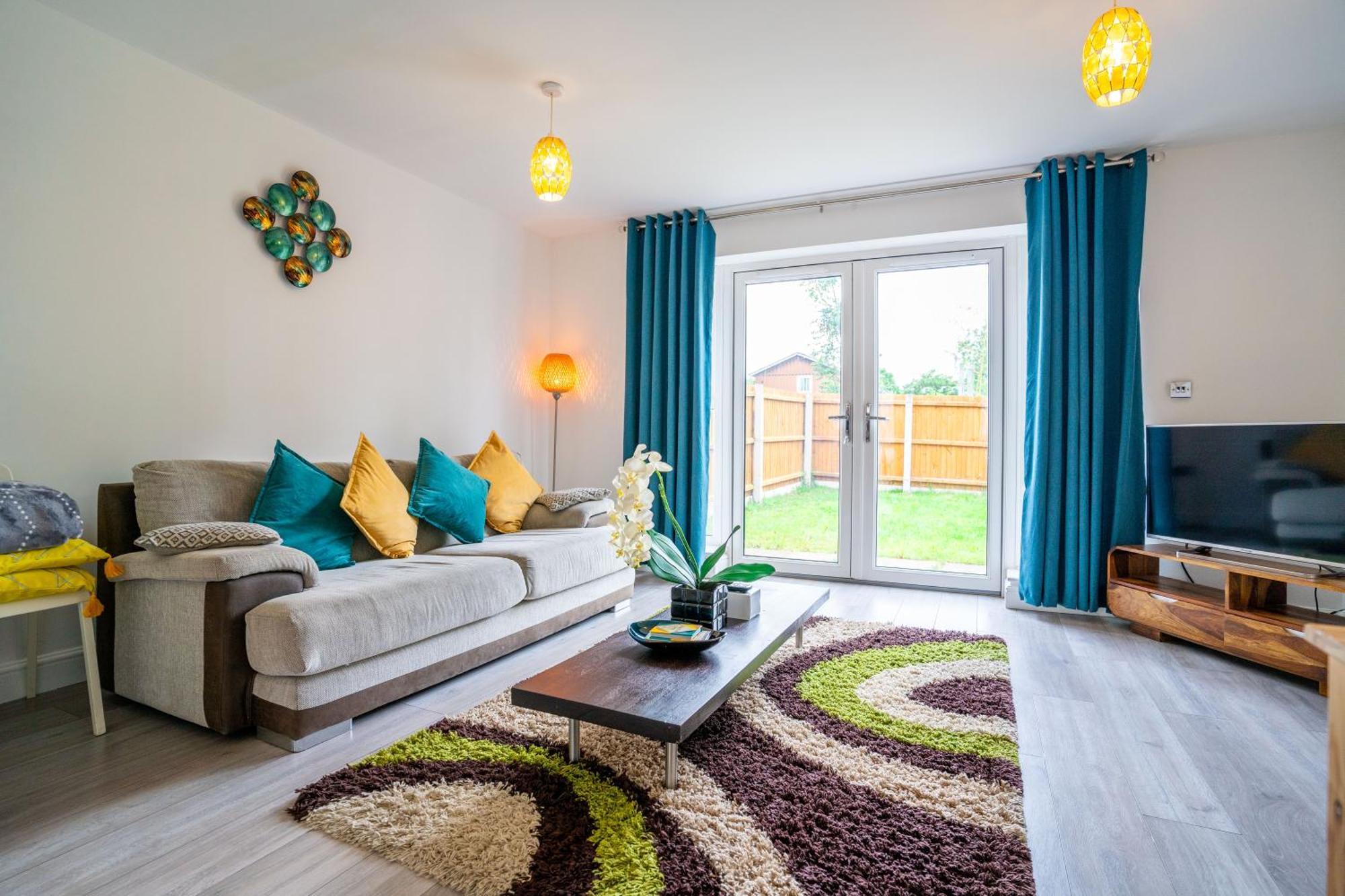 Mulberry Garden Villa Coventry Exteriör bild
